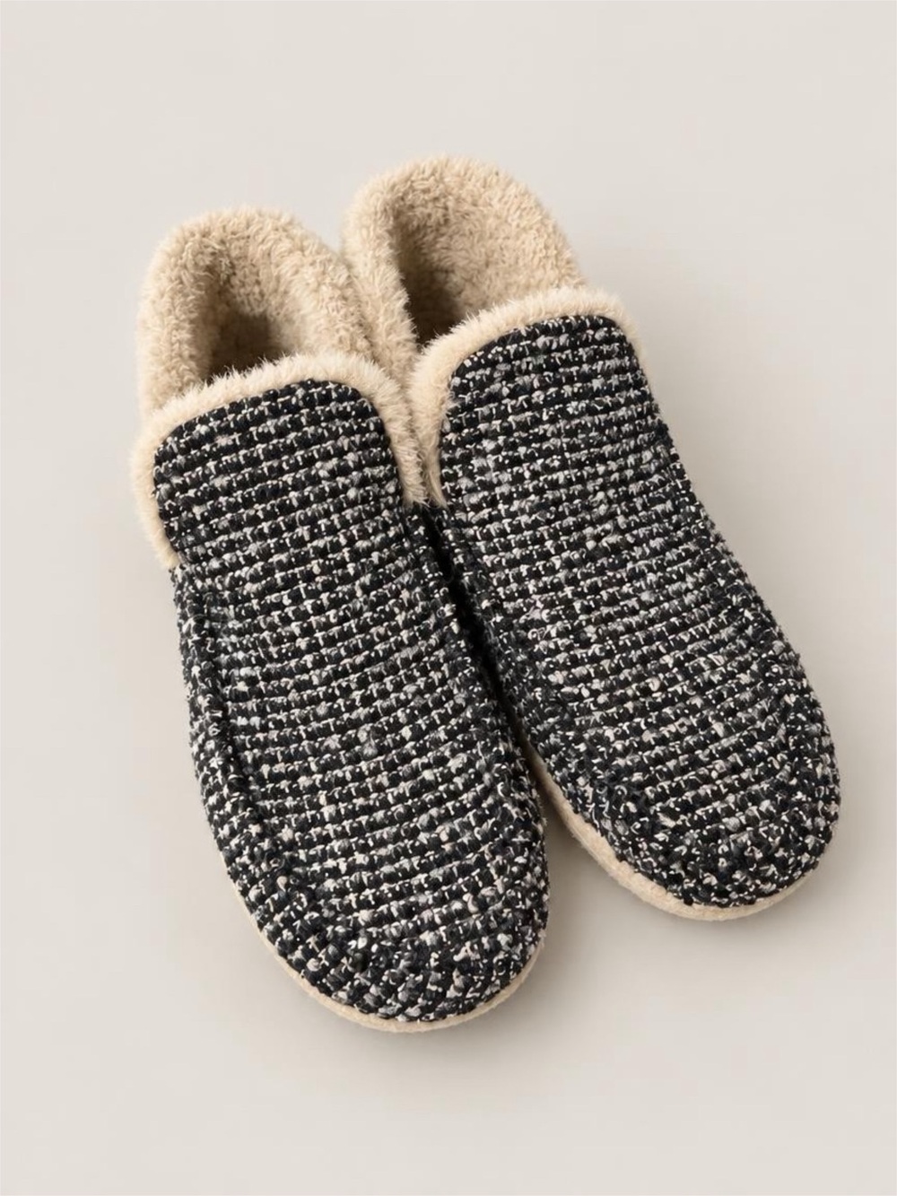 Cozy HeyDude Bouclé Lined Women's Slip-On Slippers - Black & Cream